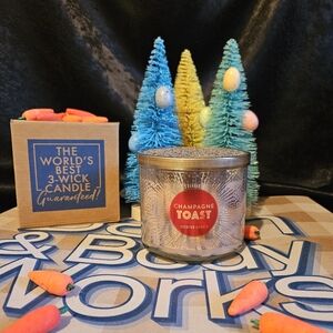 NWT Bath & Body Works Champagne Toast 3-Wick Candle - Pink and Gold